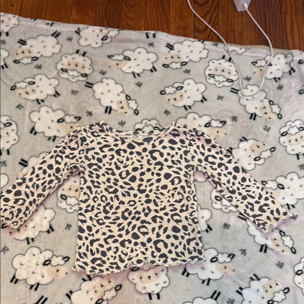Garanimals Cream and Black Pajama Top Leopard Print